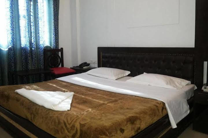Oyo 26602 Hotel Shubham Ντεχραντούν Εξωτερικό φωτογραφία